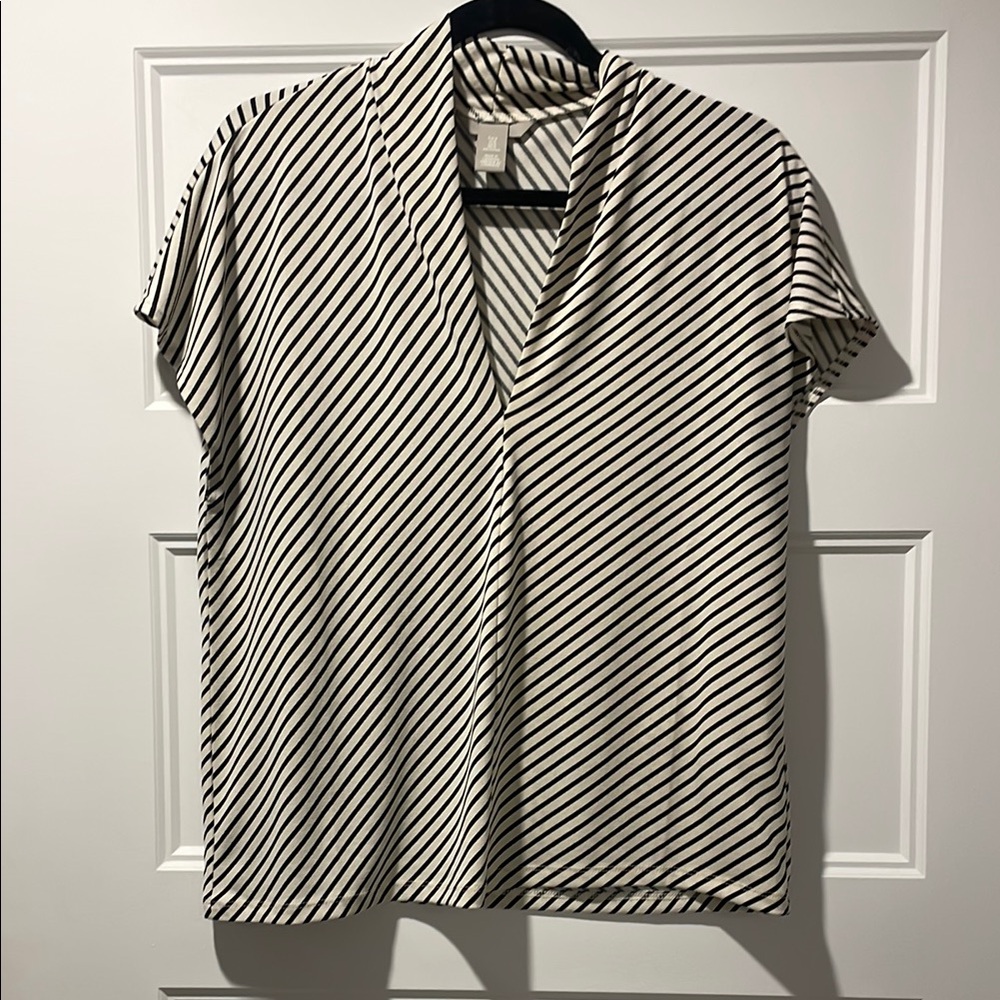 ‼️ LAST CHANCE H&M Striped Black and White Shirt